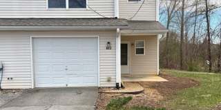 End Unit Townhome on Quiet Cul-De-Sac in Covington Crossing Gallery 1