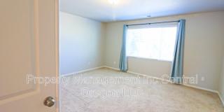 61581 SE Lorenzo Dr Gallery 8