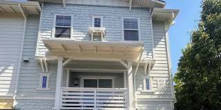 Amazing 3 bed 2 Bath Townhome! Gallery 1