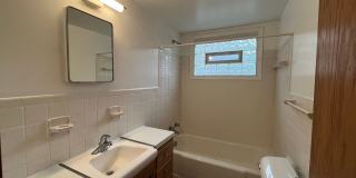 Charming 1 Bedroom next to Swede Hollow Park! Gallery 10