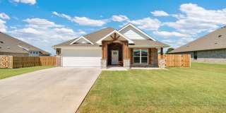 Newly built 3 Bed 2 bath home with Large backyard Gallery 3