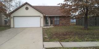 fenced backyard Gallery 1