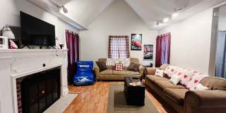 PRELEASING for AUGUST! Close to Campus Gallery 5