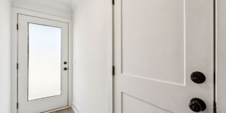 5015 Grayton Alley Gallery 16
