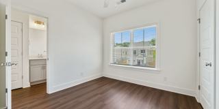 3 Bedroom with Garage and Fenced Backyard! Gallery 25