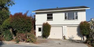 Great 2 bedroom upstairs standalone unit with garage Gallery 12