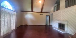Unique Lyndon area 4 bedroom home with multiple common areas Gallery 7