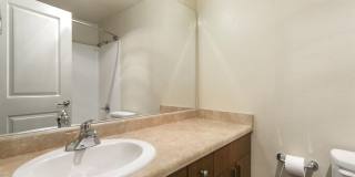 Mill Creek 3 Bedroom Corner unit Condo Gallery 8