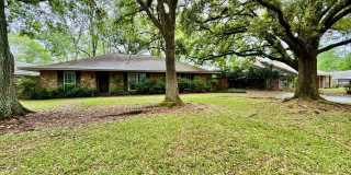 Spacious 3BR Home in Broadmoor | Huge Backyard + Gated Driveway Gallery 1