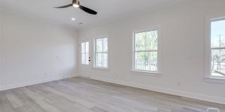 1615 Le Grand Street Gallery 6