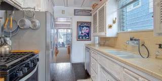209 Agate Gallery 11