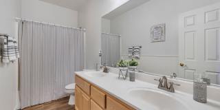 South Town Fully Furnished Home! Gallery 28