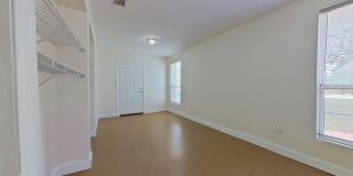 1049 PIPPIN Street Gallery 10