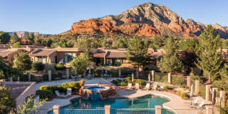Lux 2-King Suite Luxury Townhome! Pool + Hot Tub! Gallery 1