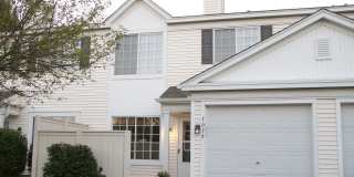 Charming 2BR Townhome in Desirable Cliff Lake Community Gallery 1
