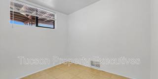 1662 North Beverly Avenue Gallery 18