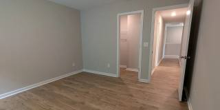 Room in 5 Bedroom Home at Reeves St Gallery 24