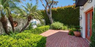 Iconic Upper East Setting with Front-Row Views of the Mission! Gallery 4