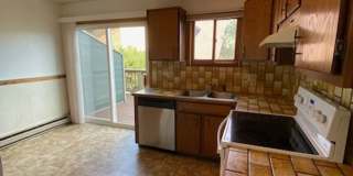 3 Bedroom 2 1/2 Bathroom Townhouse- CLOSE TO MSU- Gallery 15