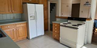 5 Bedroom 2 Bathroom Home in Idyllic Neighborhood Gallery 1