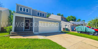 3-Bedroom, 2.5-Bath Home in West Des Moines with Fully Fenced Yard & 2-Car Attached Garage Gallery 1