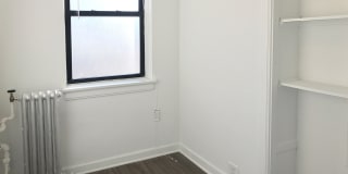 5120 S. Hyde Park Boulevard Gallery 32