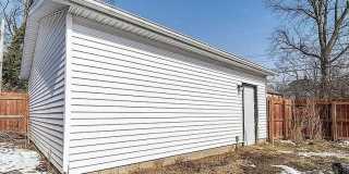 4 Bedroom Home Close to Downtown Gallery 22