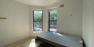 527 Monroe Street Gallery 15