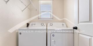 Charming Townhome with 1 Car Garage and Central A/C Gallery 19