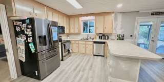 Nice 3 Bedroom (+Bonus Room) Home For Rent - Includes Weekly Pool & Monthly Cleaning Services! Gallery 14