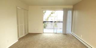 Rent Special: 1/2 Off June's Rent!! - Upstairs 2 Bedroom Unit Gallery 21