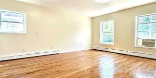 2069 Lacombe Gallery 2