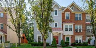 2209 COMMISSARY Circle Gallery 1