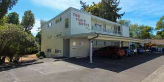 RENT SPECIAL: FREE First Full Month's Rent With One Year Lease! ~ 227 24th Gallery 1