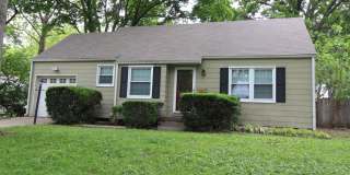 2 Bedroom 1 Bath Home in Roeland Park Gallery 1