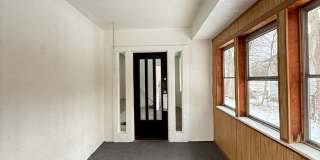 HOUSE...LARGE 3 Bedroom 2 Bath Gallery 3