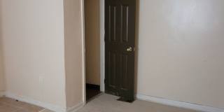 Spacious 4BR Germantown Home with Huge Enclosed Yard Gallery 7
