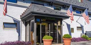 301 BURNSIDE Street Gallery 1