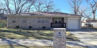 406 Oak Street Gallery 1