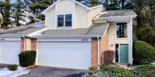 Updated and Conveniently Located 3 Bedroom 2.5 Bath Townhouse Gallery 1