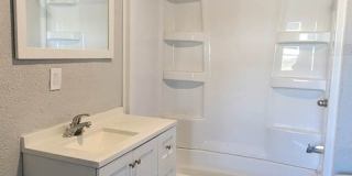 Spacious unit for rent! Gallery 12