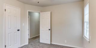 Beautiful updated home in The Village - 2 bed 1 bath Gallery 15