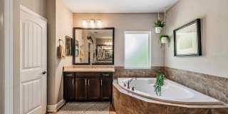3007 W PALMIRA Avenue Gallery 27