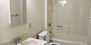 2-Bedroom Duplex in Edison 2-Bedroom Duplex in Edison Gallery 13