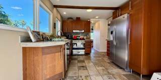 Gorgeous Fully Furnished Ocean Beach Retreat + FLEXIBLE STAY Gallery 3