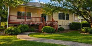 3/2 Home Next to Flat Rock Park Gallery 1