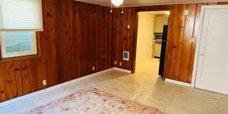 2416 1/2 11th Ave. N. Gallery 1