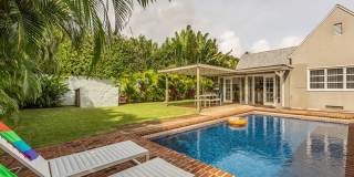 Historic Home+guest cottage in Kahala near the Beach w/Pool  AC: Ho'okipa Villa Gallery 1
