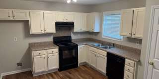 Spacious Two Bedroom Townhome In Kannapolis Gallery 4