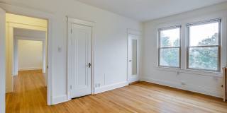 4115 Wisconsin Gallery 15